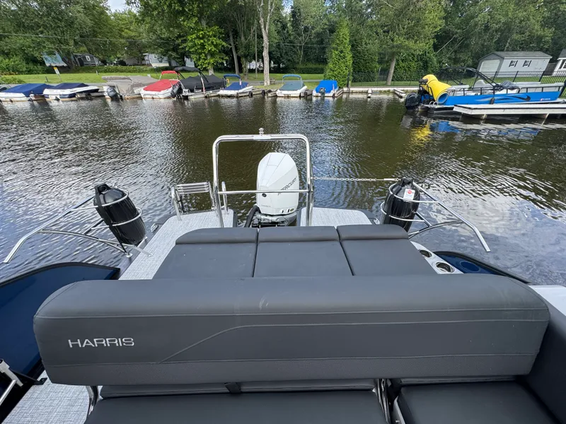 Slide: The Image of Harris 230 Grand Mariner 2025 - 15