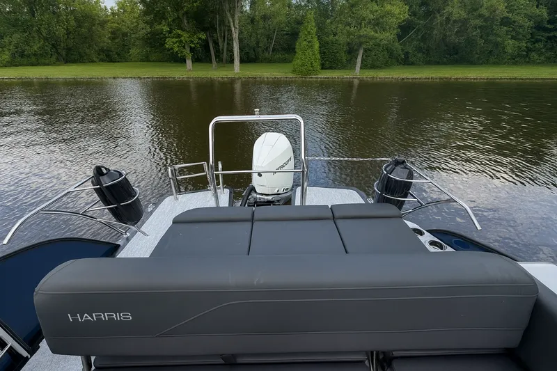 Slide: The Image of Harris 230 Grand Mariner 2025 - 16