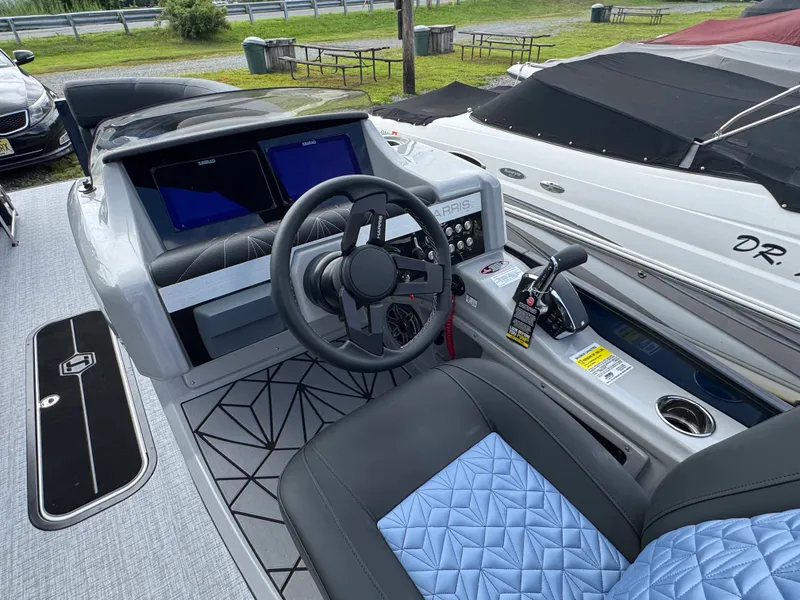 Slide: The Image of Harris 230 Grand Mariner 2025 - 25