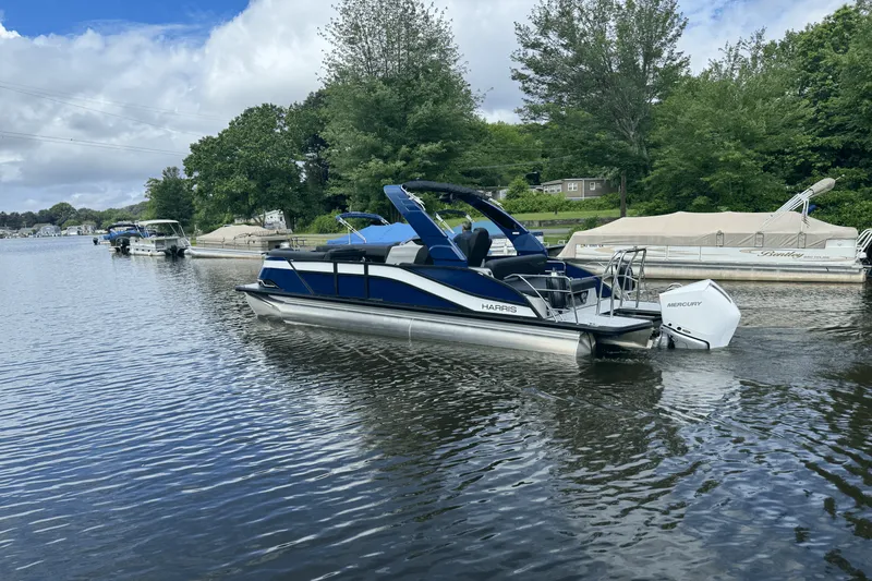 Slide: The Image of Harris 230 Grand Mariner 2025 - 5