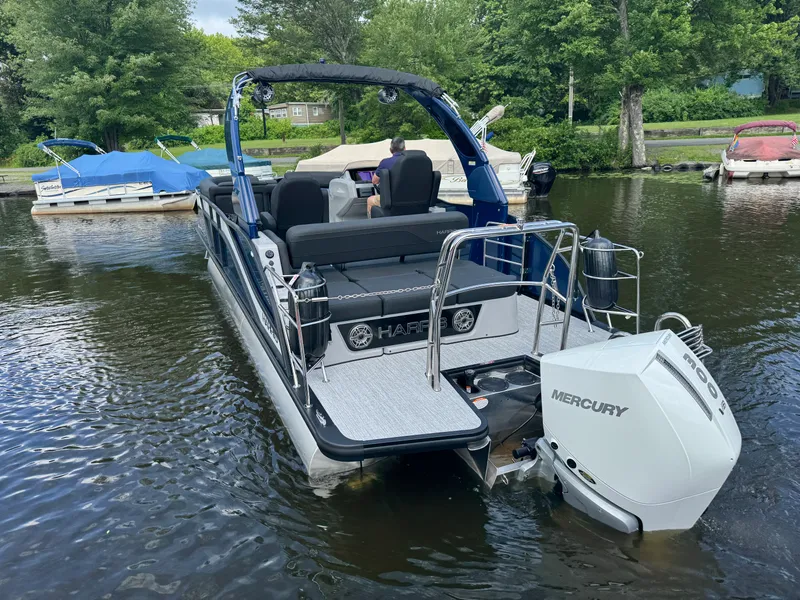 Slide: The Image of Harris 230 Grand Mariner 2025 - 6