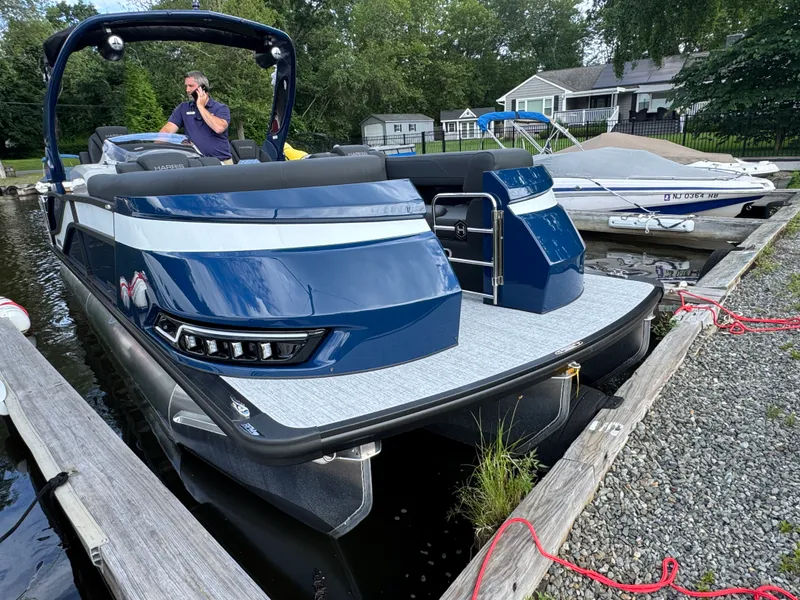 Slide: The Image of Harris 230 Grand Mariner 2025 - 9