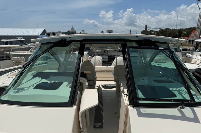 Slide: The Image of Grady-White Freedom 345 2026 - 31