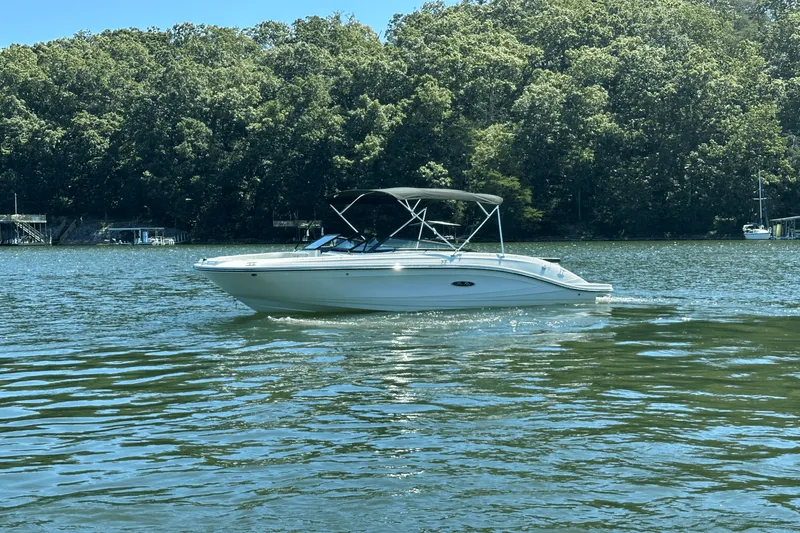 Slide: The Image of Sea Ray SPX 230 2025 - 12