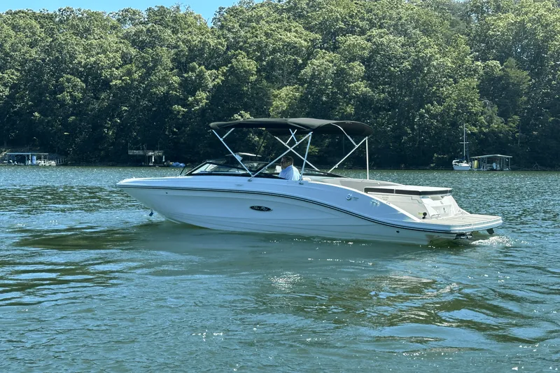 Slide: The Image of Sea Ray SPX 230 2025 - 4