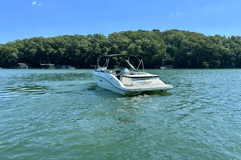 Slide: The Image of Sea Ray SPX 230 2025 - 5