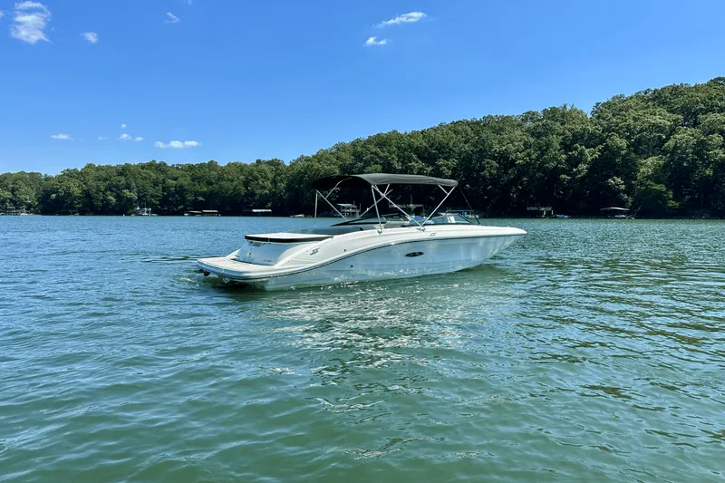 Slide: The Image of Sea Ray SPX 230 2025 - 8