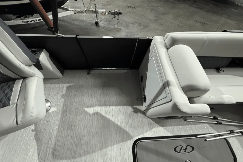 Slide: The Image of Harris 230 SUNLINER 2023 - 18