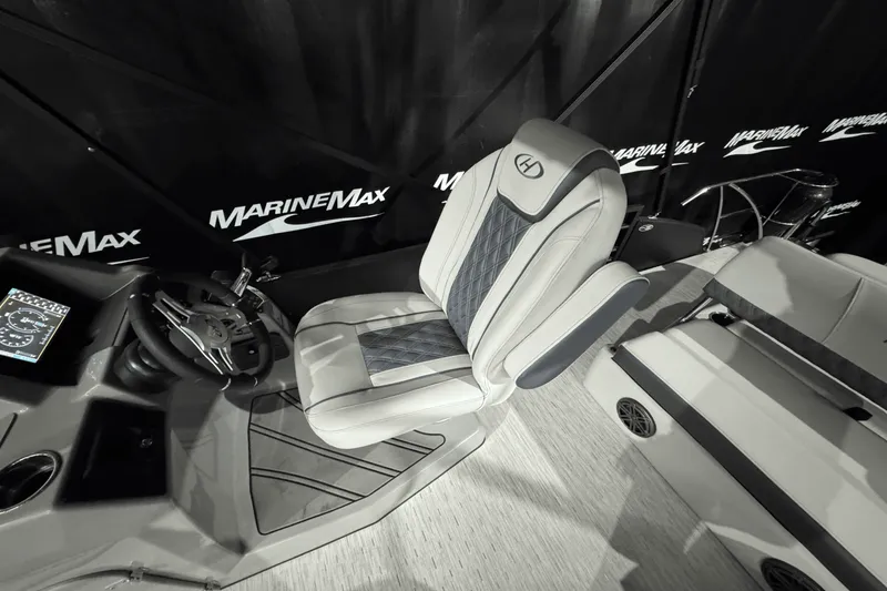 Slide: The Image of Harris 230 SUNLINER 2023 - 22