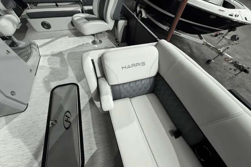 Slide: The Image of Harris 230 SUNLINER 2023 - 32