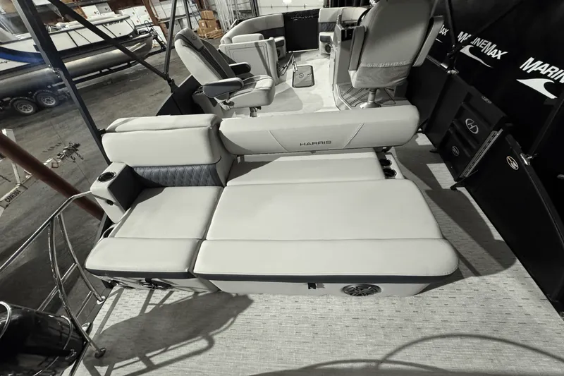 Slide: The Image of Harris 230 SUNLINER 2023 - 7