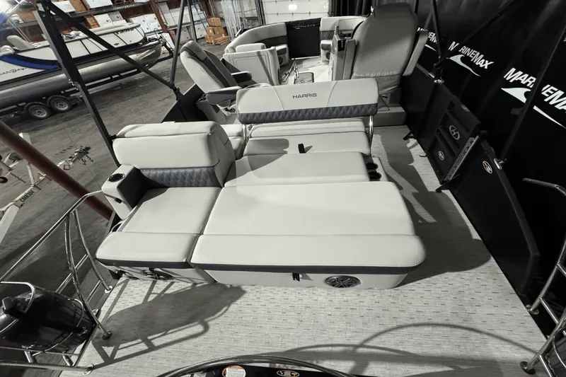 Slide: The Image of Harris 230 SUNLINER 2023 - 8