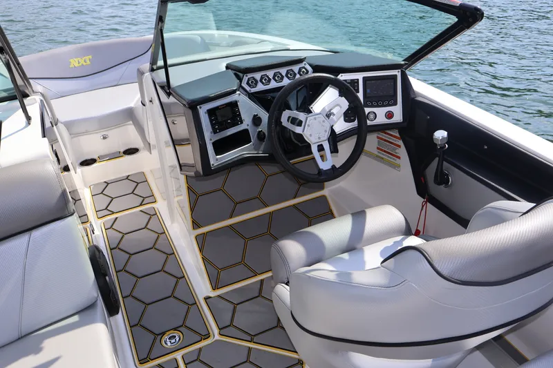 Slide: The Image of Mastercraft NXT20 2018 - 14