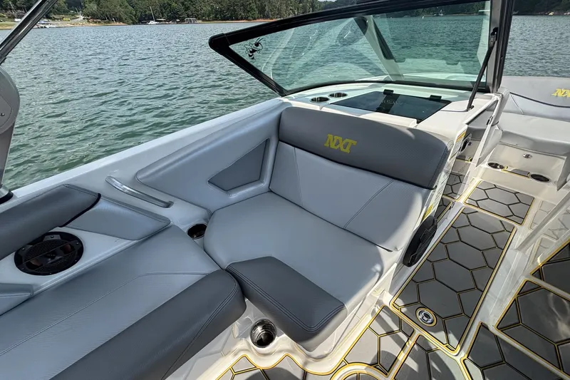 Slide: The Image of Mastercraft NXT20 2018 - 23