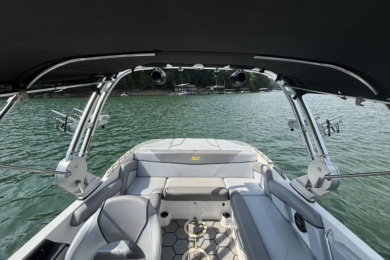 Slide: The Image of Mastercraft NXT20 2018 - 32