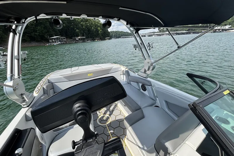 Slide: The Image of Mastercraft NXT20 2018 - 34