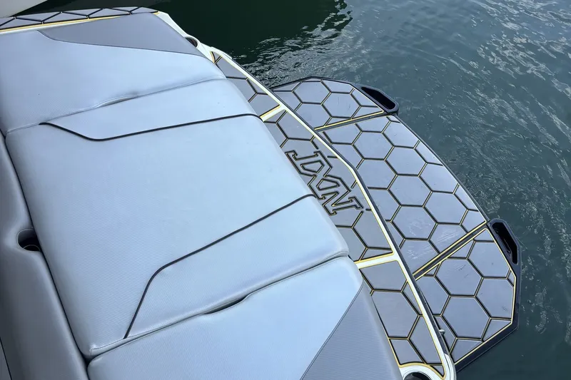 Slide: The Image of Mastercraft NXT20 2018 - 9