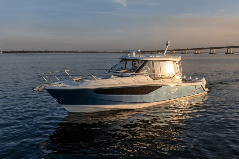 Slide: The Image of Boston Whaler 405 Conquest 2025 - 2
