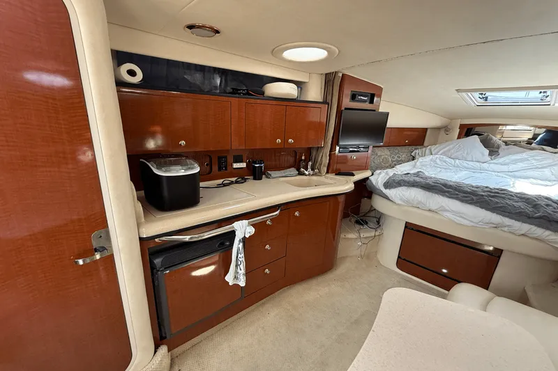 Slide: The Image of Sea Ray 320 SUNDANCER 2004 - 13