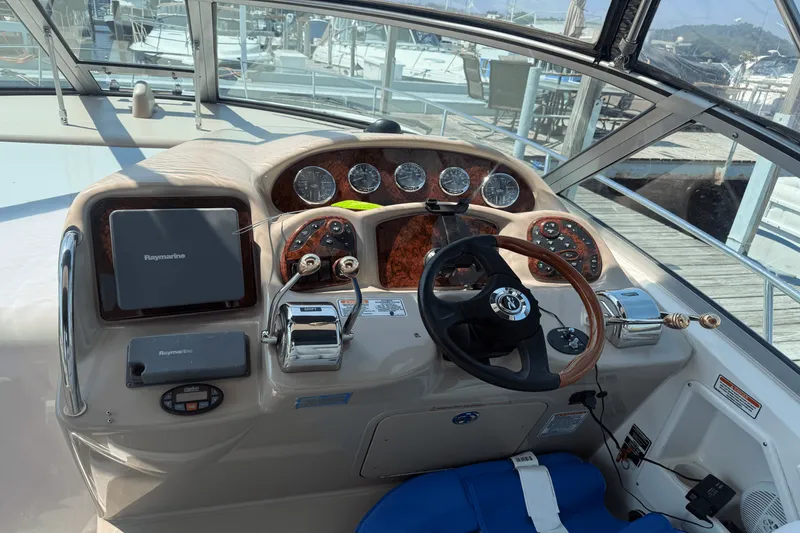 Slide: The Image of Sea Ray 320 SUNDANCER 2004 - 7