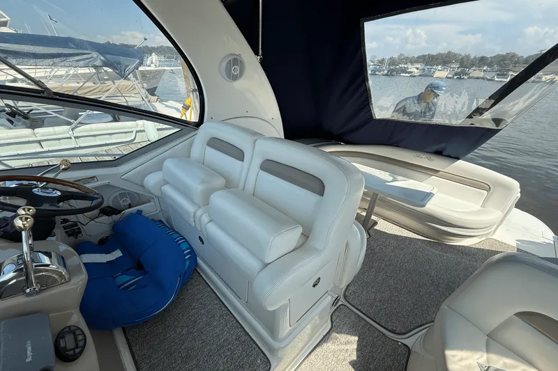 Slide: The Image of Sea Ray 320 SUNDANCER 2004 - 9