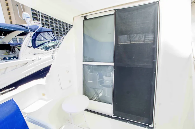 Slide: The Image of Meridian 381 Sedan 2002 - 23