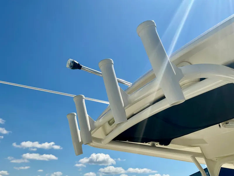 Slide: The Image of Boston Whaler 270 Dauntless 2019 - 15