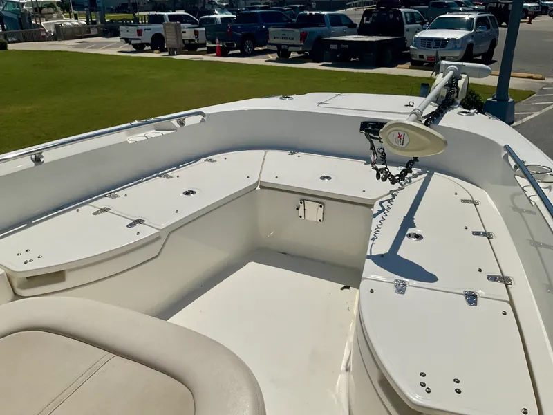 Slide: The Image of Boston Whaler 270 Dauntless 2019 - 22