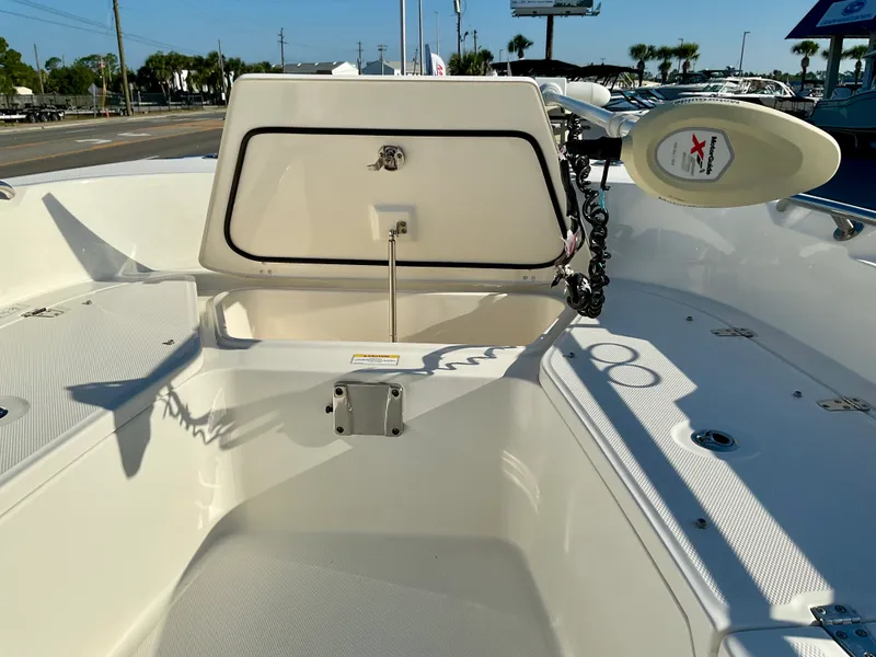 Slide: The Image of Boston Whaler 270 Dauntless 2019 - 23