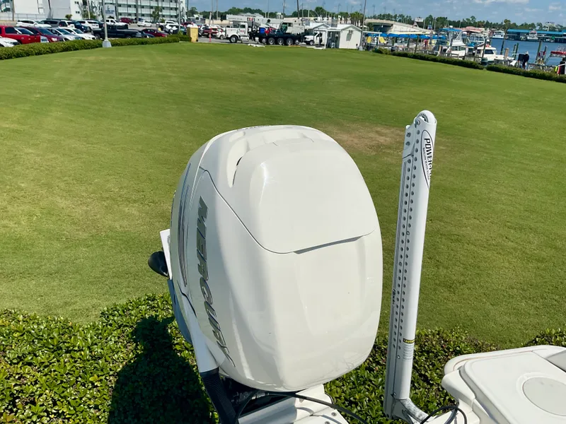 Slide: The Image of Boston Whaler 270 Dauntless 2019 - 4