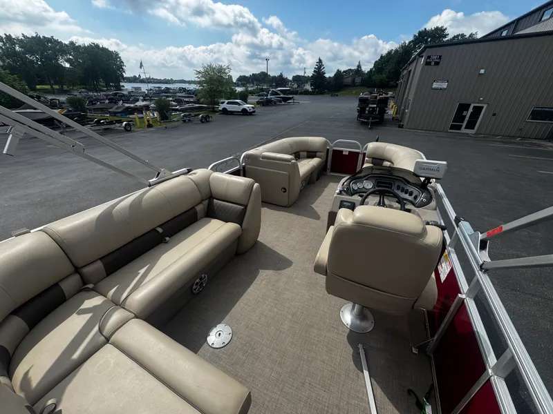 Slide: The Image of Tracker PARTY BARGE 20 DLX 2023 - 10