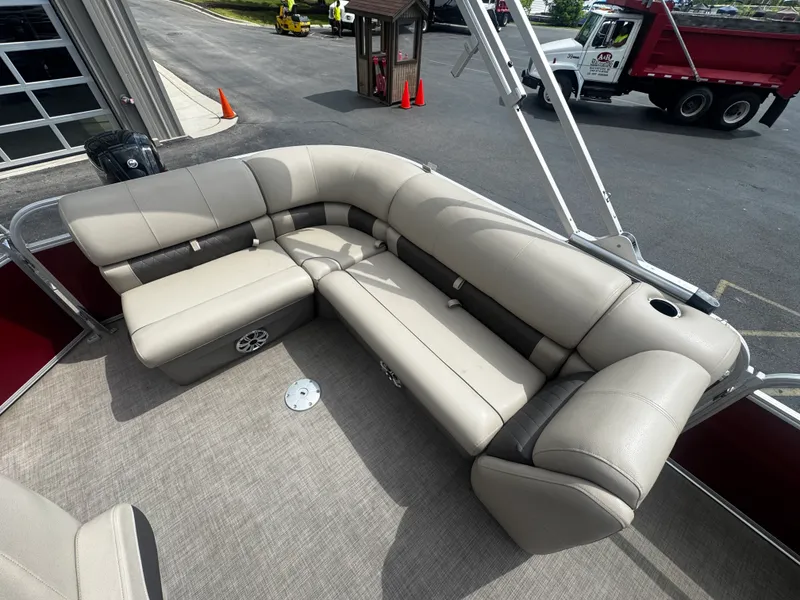 Slide: The Image of Tracker PARTY BARGE 20 DLX 2023 - 11