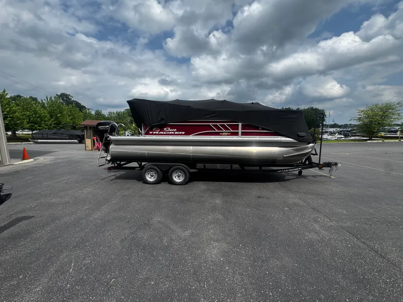 Slide: The Image of Tracker PARTY BARGE 20 DLX 2023 - 3