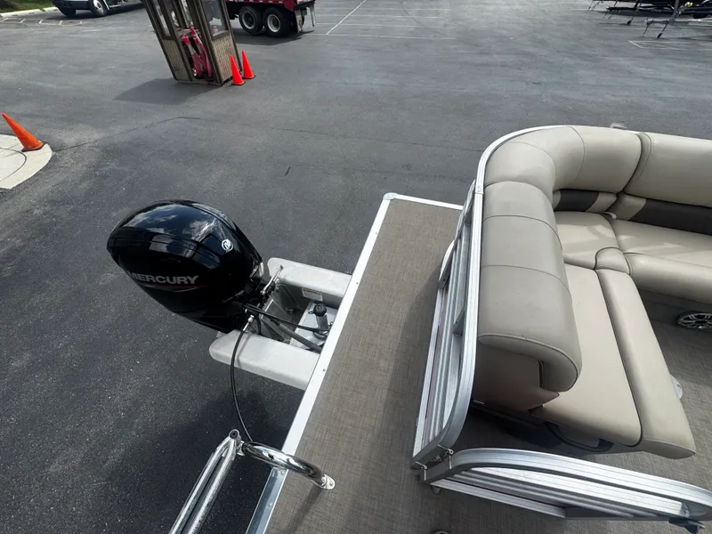 Slide: The Image of Tracker PARTY BARGE 20 DLX 2023 - 9