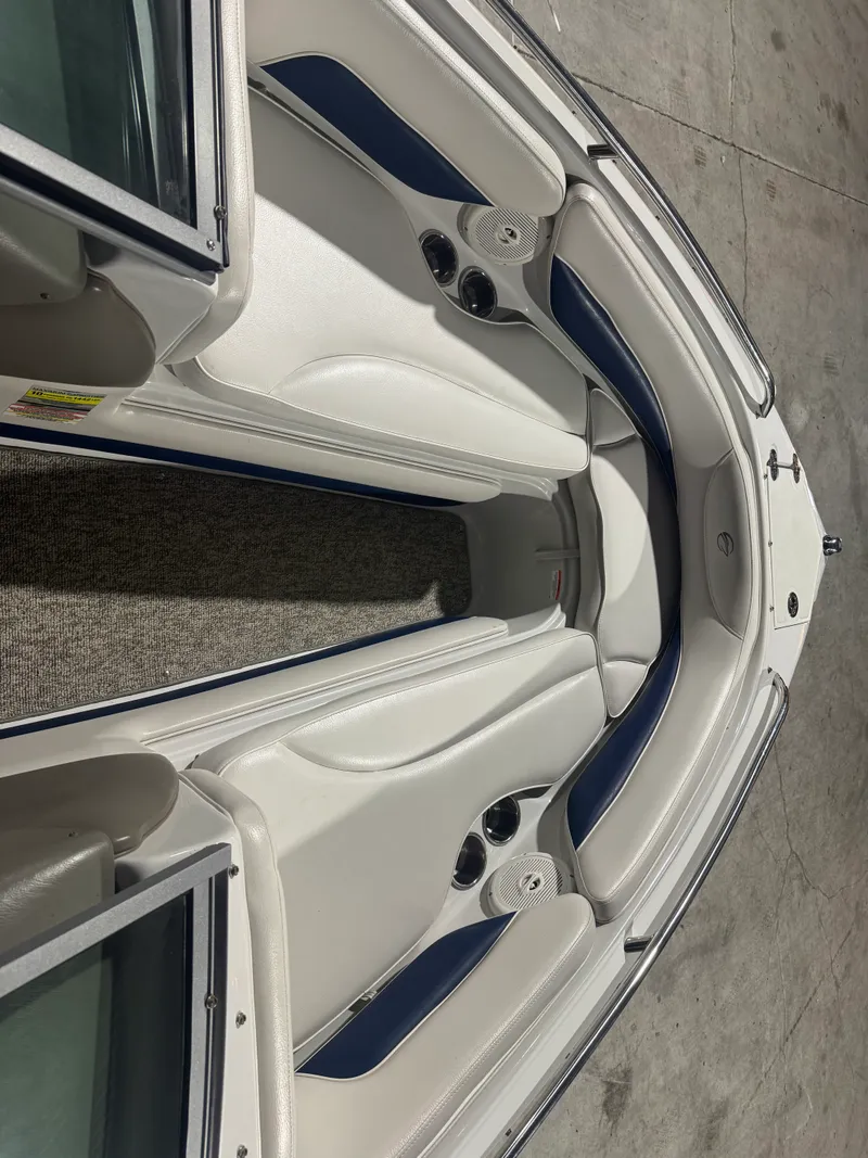 Slide: The Image of Crownline Boats 21SS 2011 - 6