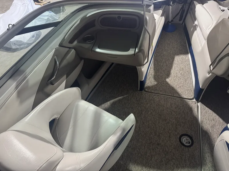 Slide: The Image of Crownline Boats 21SS 2011 - 8