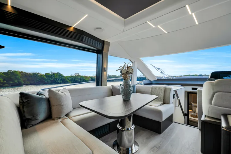 Slide: The Image of Galeon 560 FLY 2025 - 105