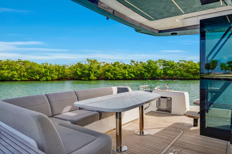 Slide: The Image of Galeon 560 FLY 2025 - 116