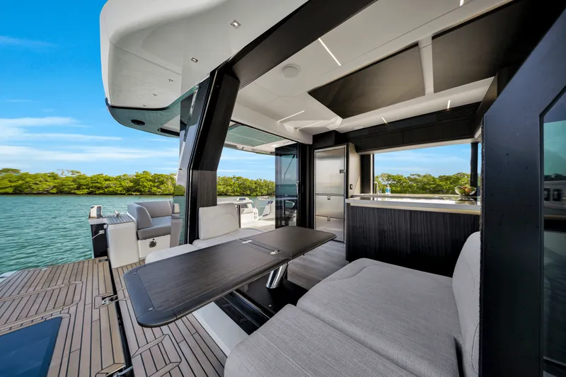 Slide: The Image of Galeon 560 FLY 2025 - 127