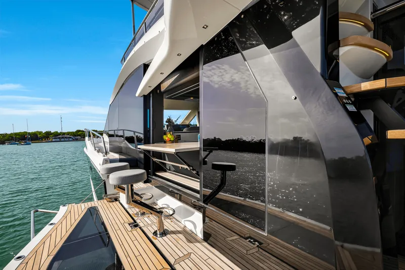 Slide: The Image of Galeon 560 FLY 2025 - 130