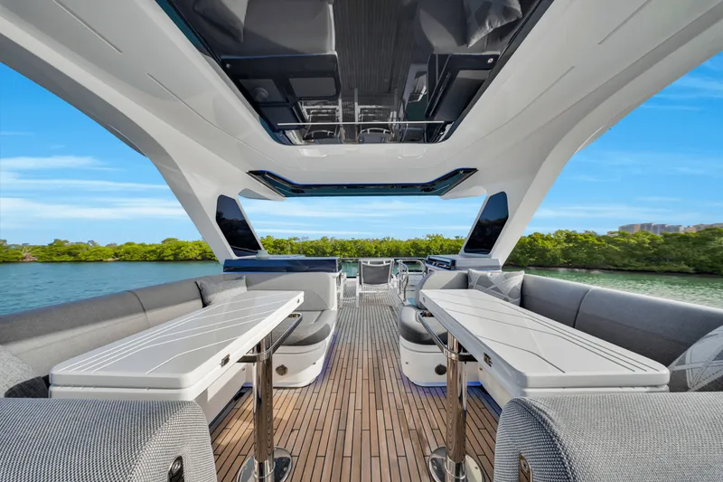 Slide: The Image of Galeon 560 FLY 2025 - 134