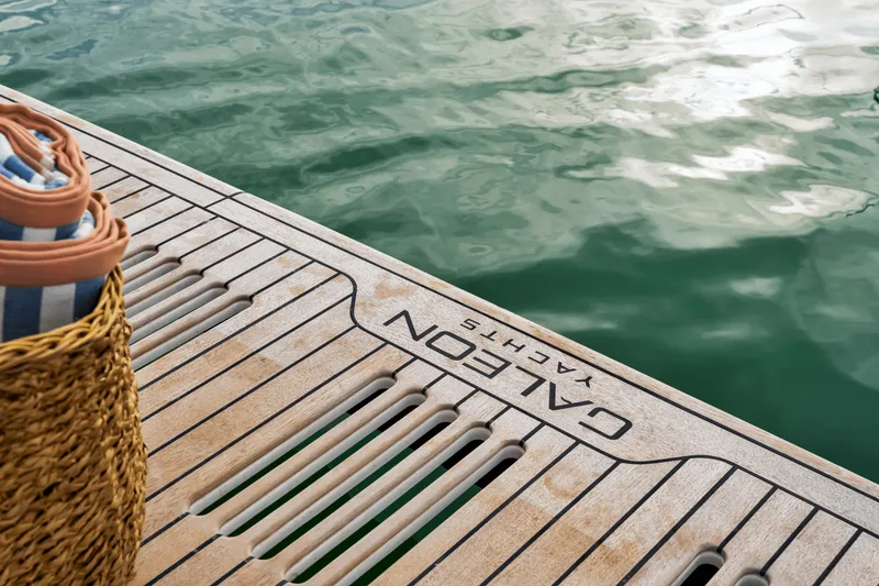 Slide: The Image of Galeon 560 FLY 2025 - 136