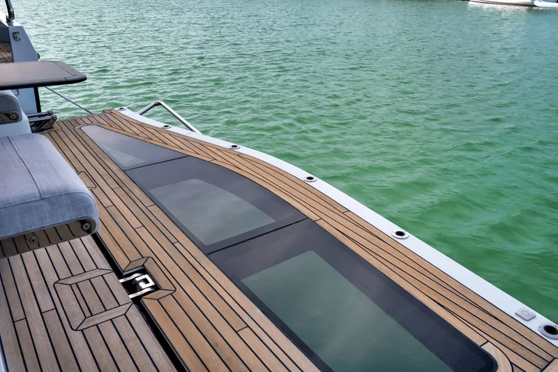 Slide: The Image of Galeon 560 FLY 2025 - 139