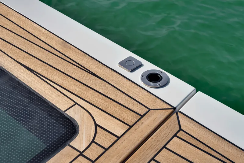 Slide: The Image of Galeon 560 FLY 2025 - 140