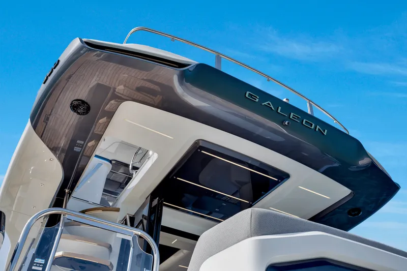 Slide: The Image of Galeon 560 FLY 2025 - 142