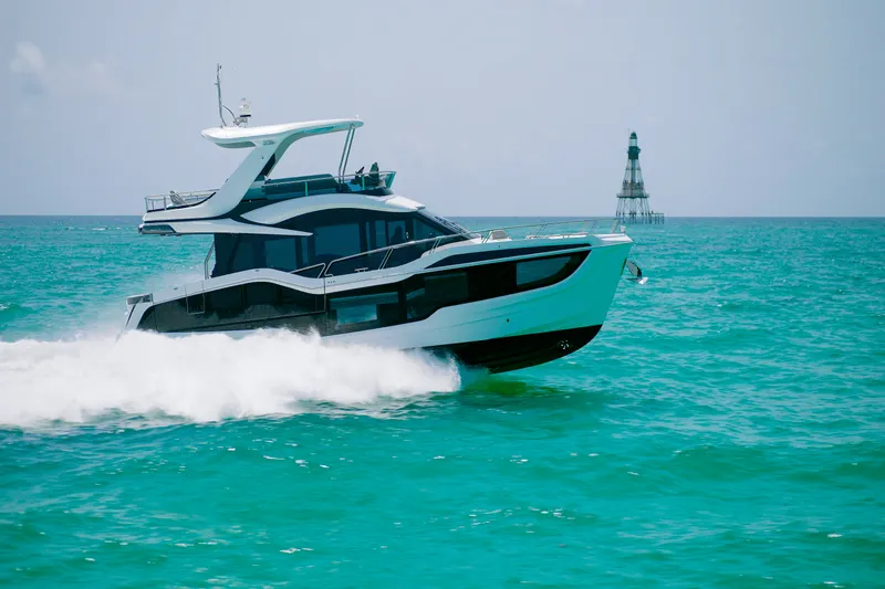 Slide: The Image of Galeon 560 FLY 2025 - 150