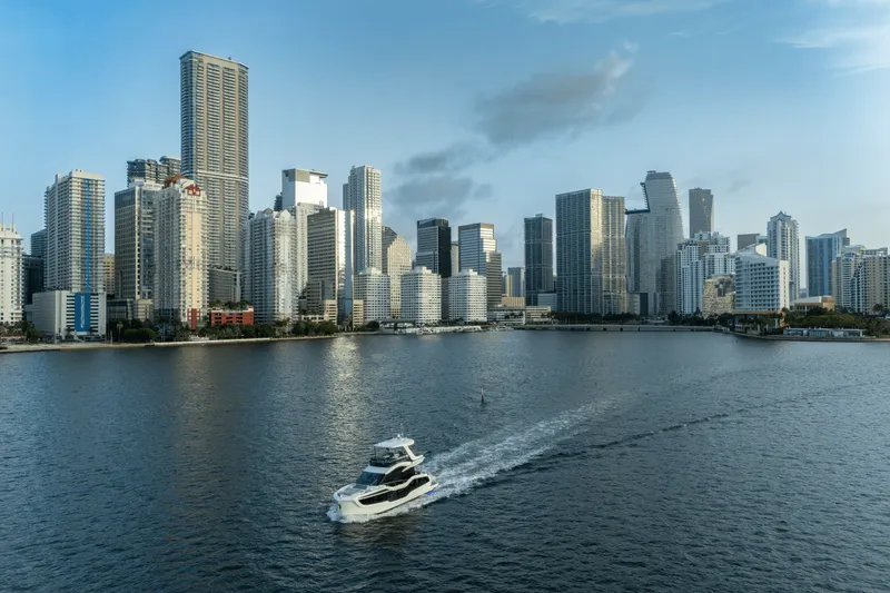 Slide: The Image of Galeon 560 FLY 2025 - 155