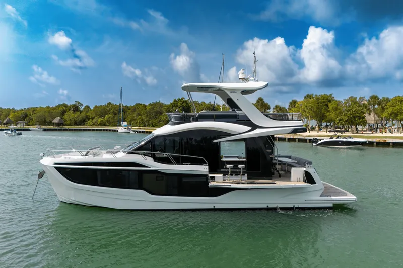 Slide: The Image of Galeon 560 FLY 2025 - 163