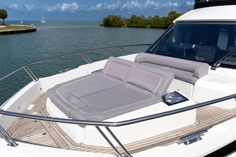 Slide: The Image of Galeon 560 FLY 2025 - 170