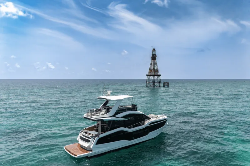 Slide: The Image of Galeon 560 FLY 2025 - 174